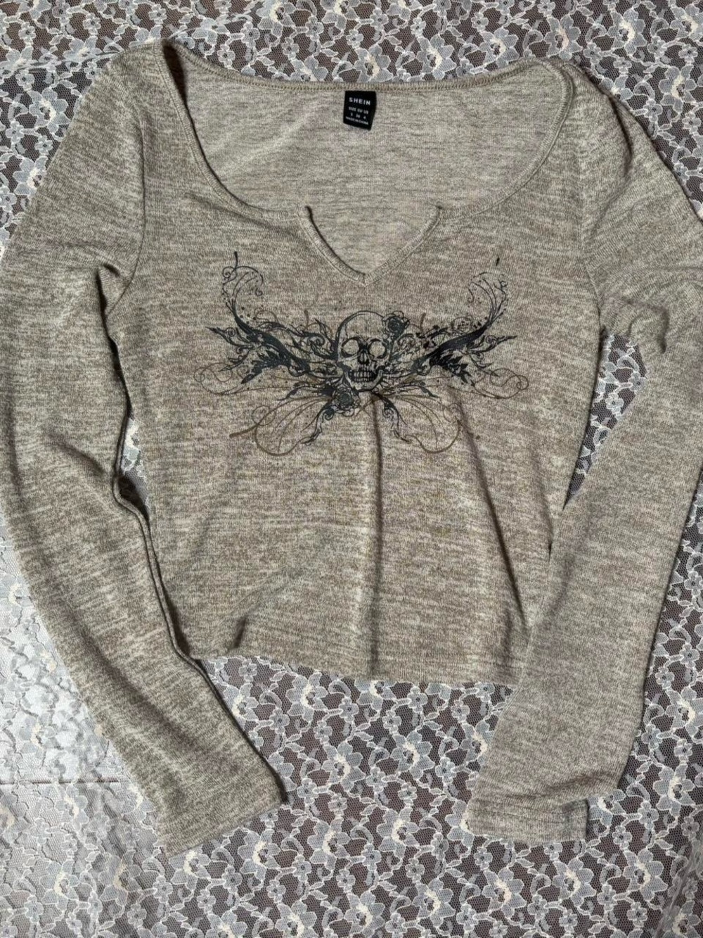 ROMWE Beige Long Sleeve V-Neck Top with Skull Graphic